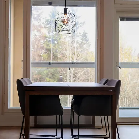 Modern 2-Bedroom Apartment With Sauna, Forest View & Parking Kapselhotel Espoo