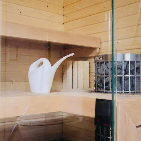 Modern 2-bedroom With Sauna, Forest View & Parking Капсульный отель Эспоо