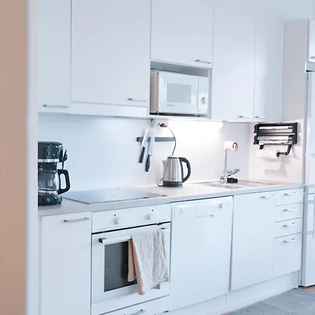 Modern 2-Bedroom Apartment With Sauna, Forest View & Parking Kapselhotel *