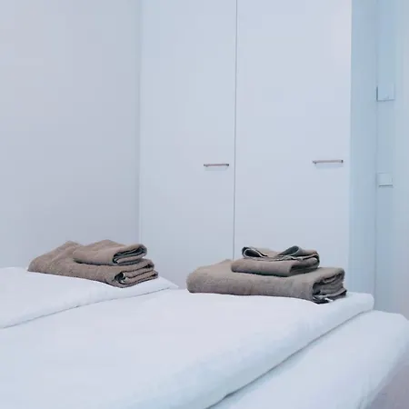 Modern 2-Bedroom Apartment With Sauna, Forest View & Parking * Espoo
